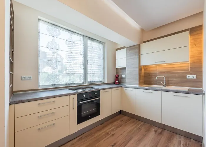 Private In Chayka Near The Sea Garden Апартамент Варна
